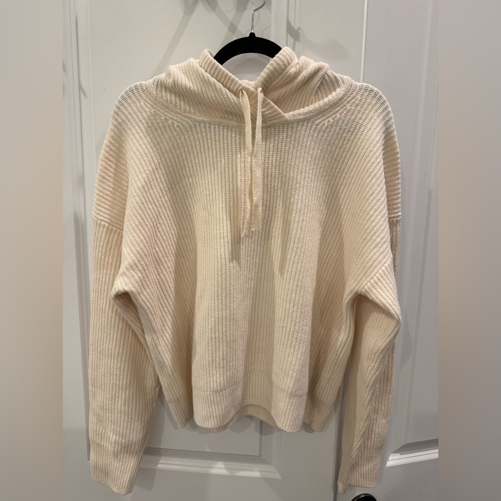 GAP Cream Knit Sweatshirt